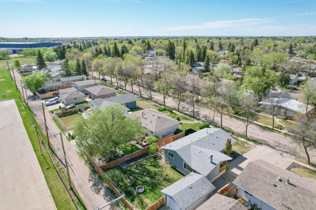 3 Montcalm Avenue Camrose AB T4V 2K9