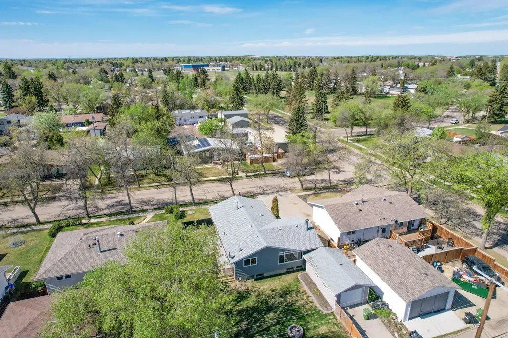 3 Montcalm Avenue Camrose AB T4V 2K9