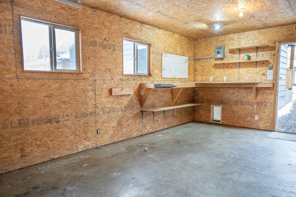 3 Montcalm Avenue Camrose AB T4V 2K9