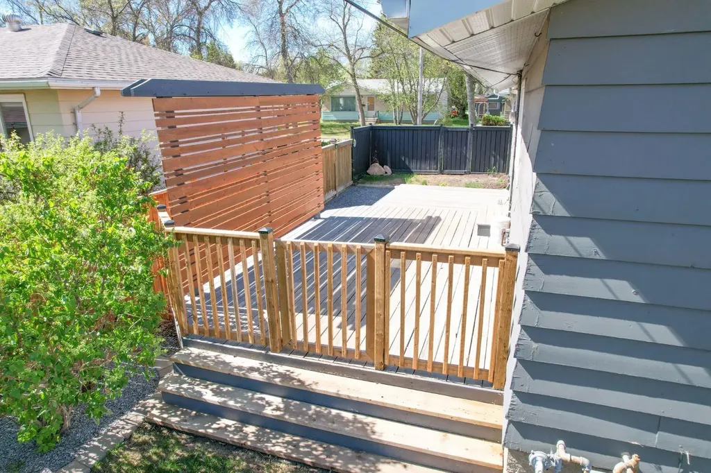 3 Montcalm Avenue Camrose AB T4V 2K9