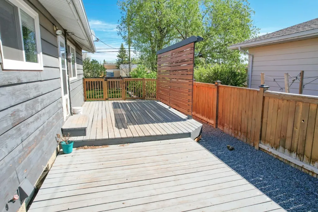 3 Montcalm Avenue Camrose AB T4V 2K9