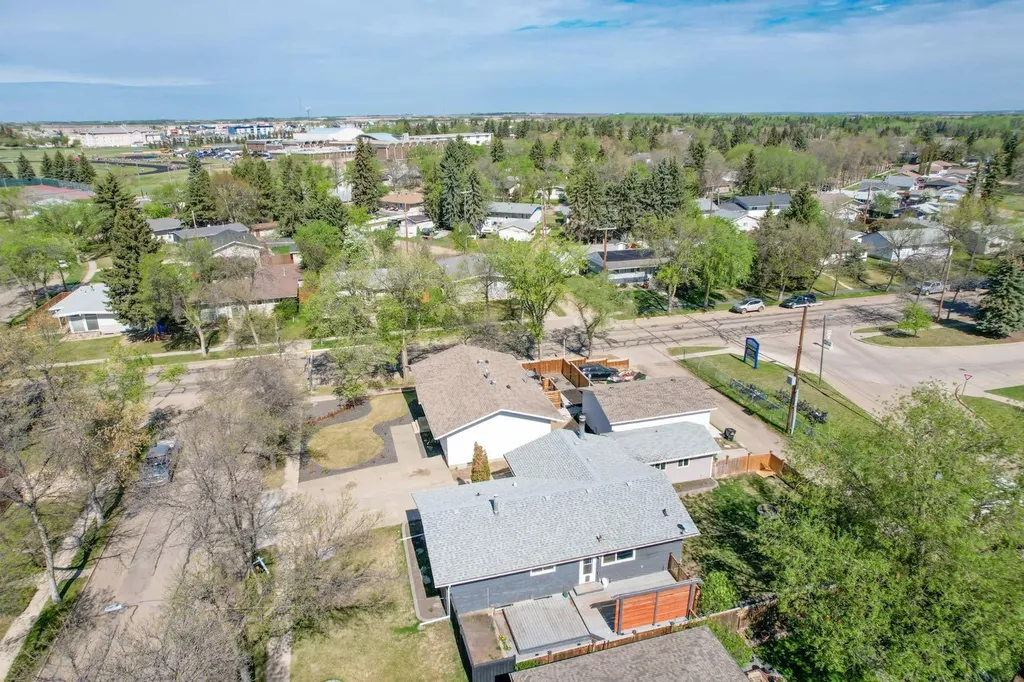 3 Montcalm Avenue Camrose AB T4V 2K9