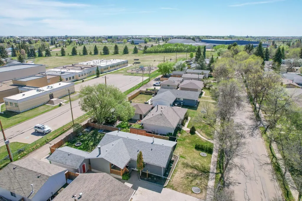 3 Montcalm Avenue Camrose AB T4V 2K9