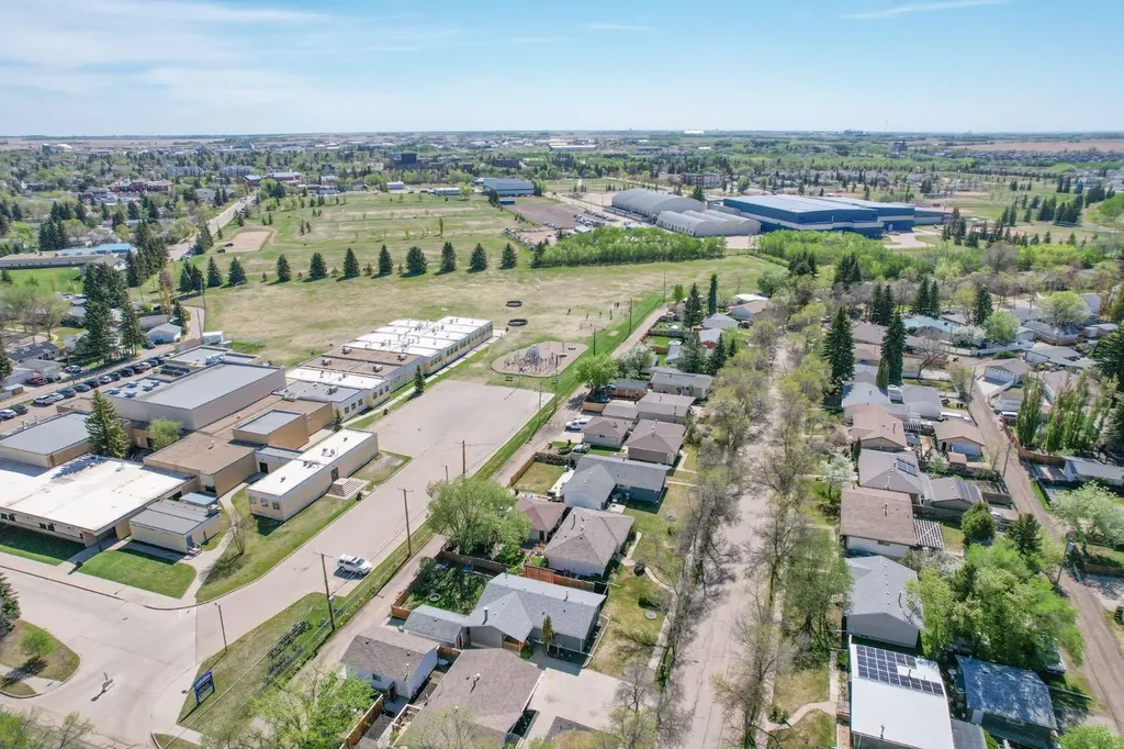 3 Montcalm Avenue Camrose AB T4V 2K9