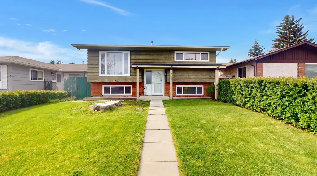 117 Midcrest Crescent SE Calgary AB T2X 1B4