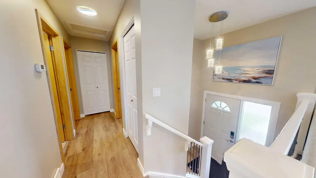 117 Midcrest Crescent SE Calgary AB T2X 1B4