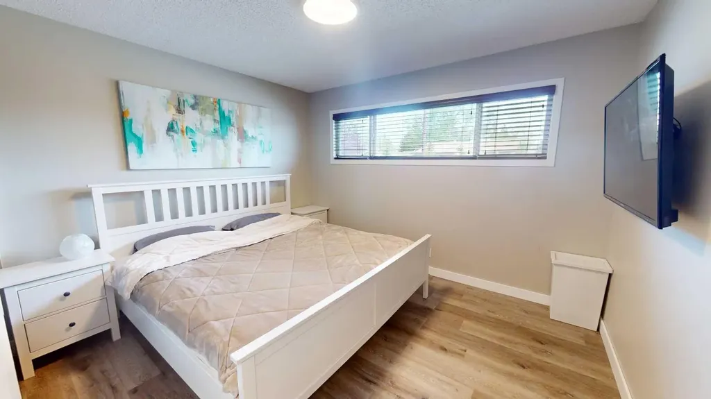 117 Midcrest Crescent SE Calgary AB T2X 1B4