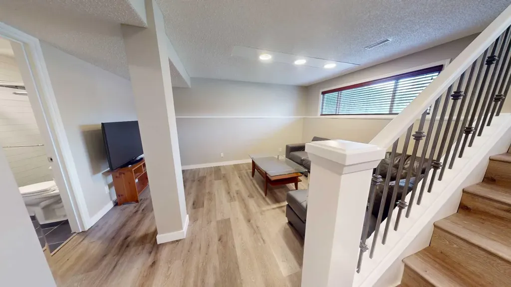 117 Midcrest Crescent SE Calgary AB T2X 1B4