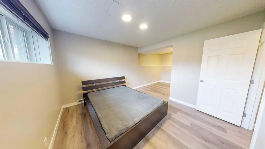 117 Midcrest Crescent SE Calgary AB T2X 1B4