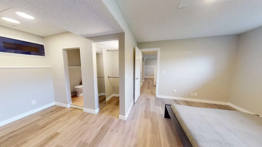 117 Midcrest Crescent SE Calgary AB T2X 1B4