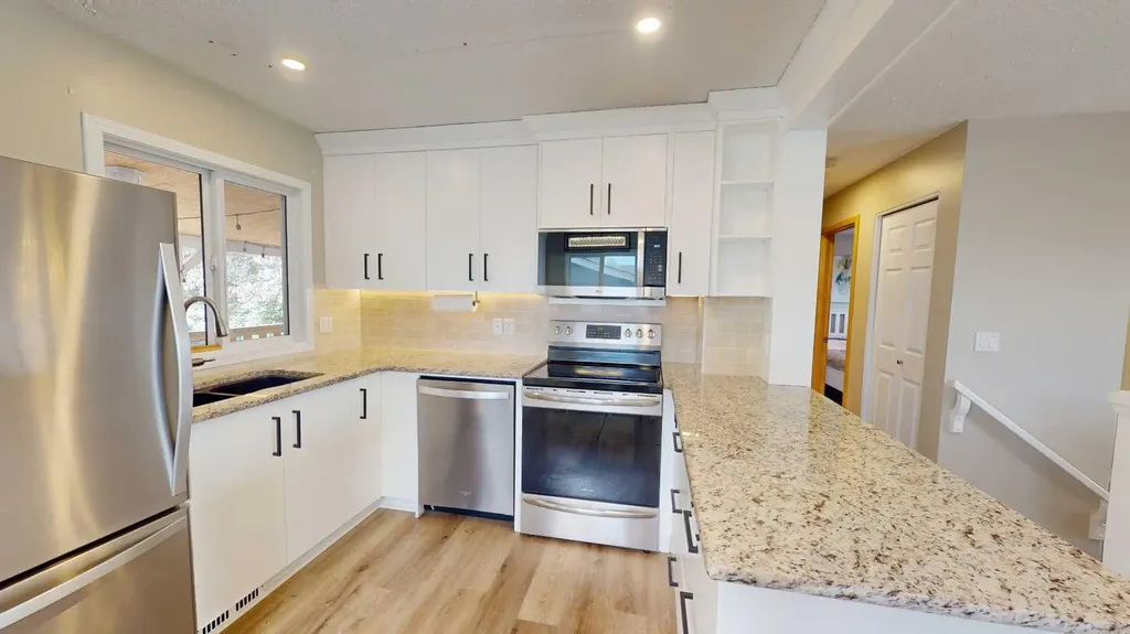 117 Midcrest Crescent SE Calgary AB T2X 1B4