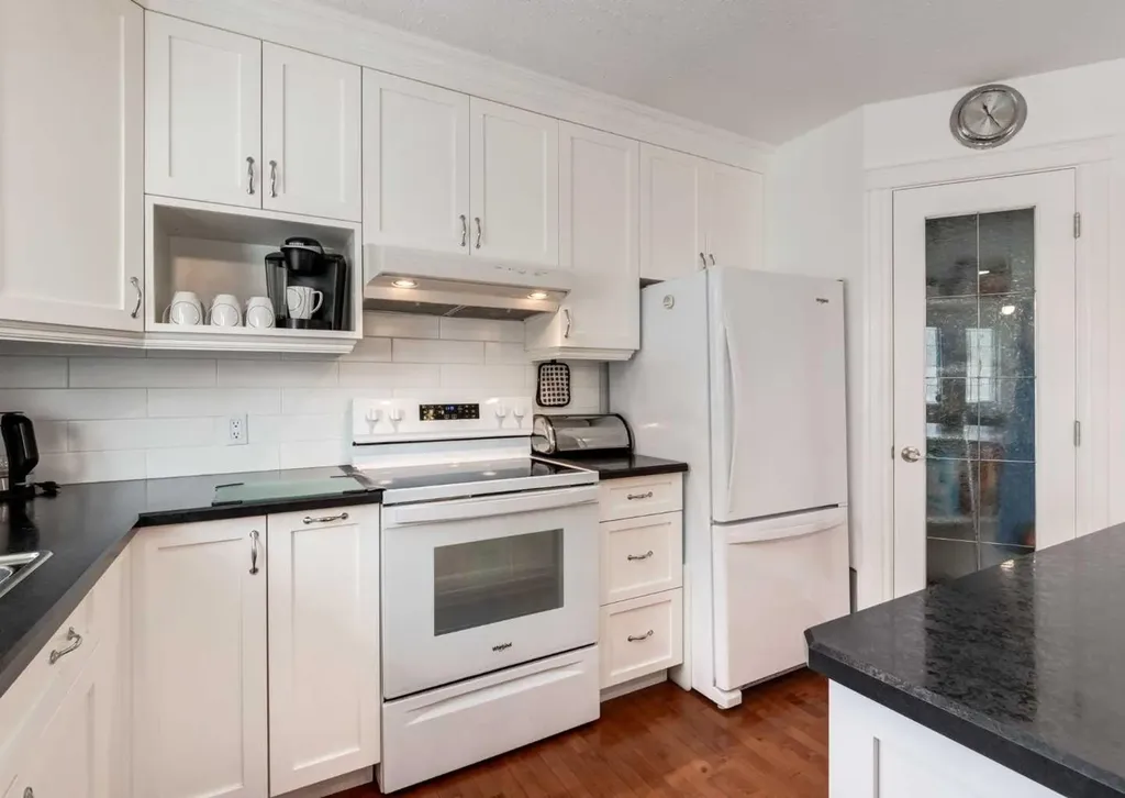 332 Pinemont Road NE Calgary AB T1Y1V7