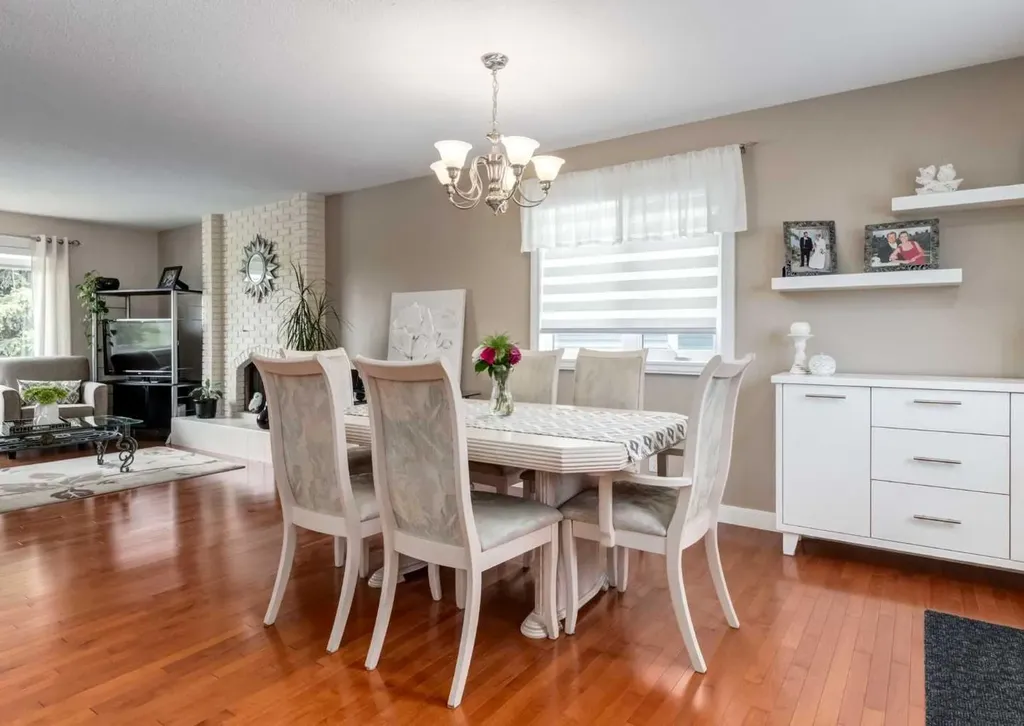 332 Pinemont Road NE Calgary AB T1Y1V7