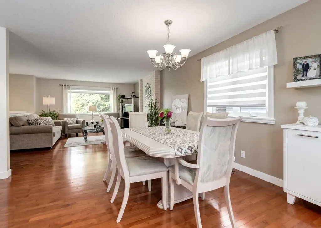 332 Pinemont Road NE Calgary AB T1Y1V7