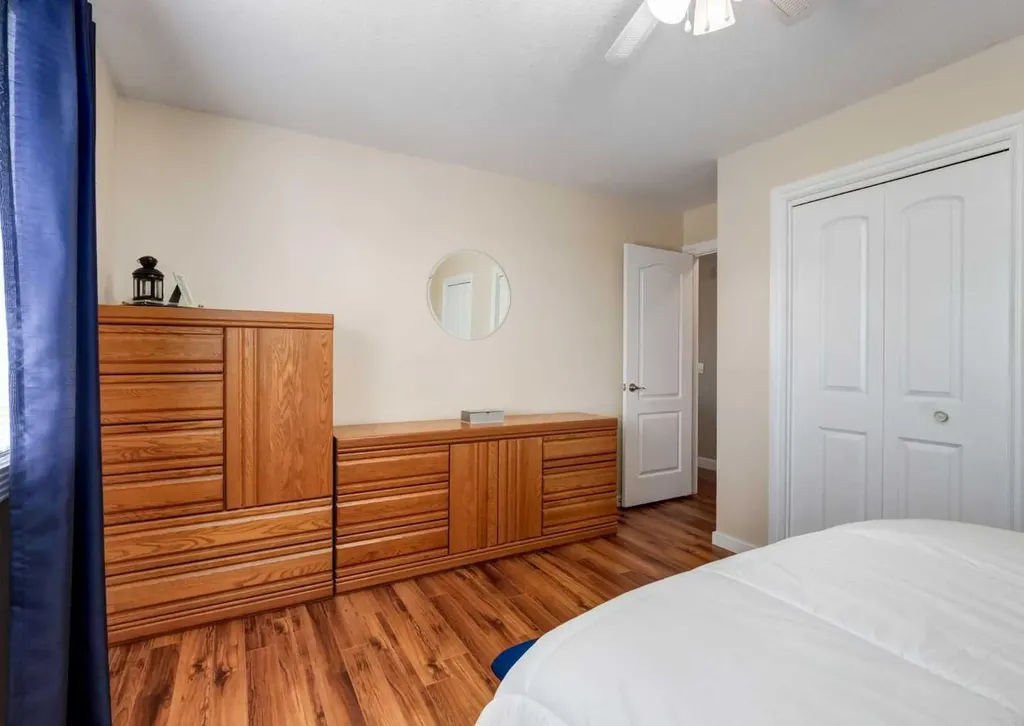 332 Pinemont Road NE Calgary AB T1Y1V7