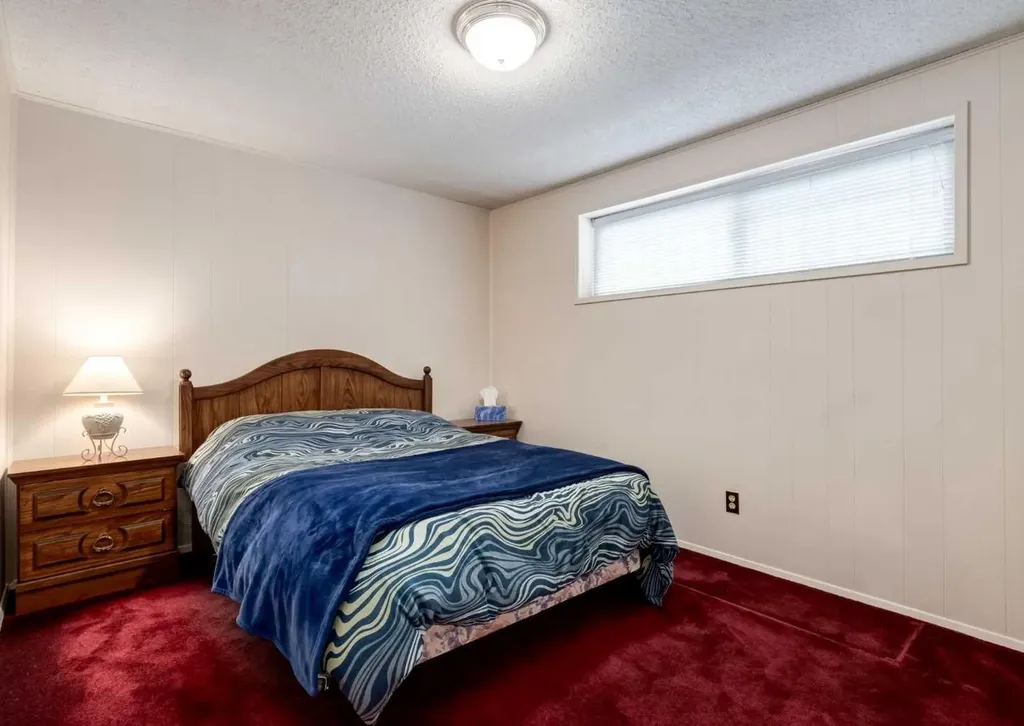 332 Pinemont Road NE Calgary AB T1Y1V7