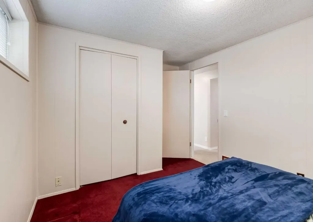 332 Pinemont Road NE Calgary AB T1Y1V7