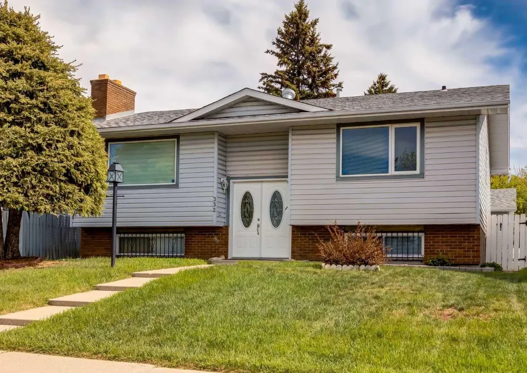 332 Pinemont Road NE Calgary AB T1Y1V7