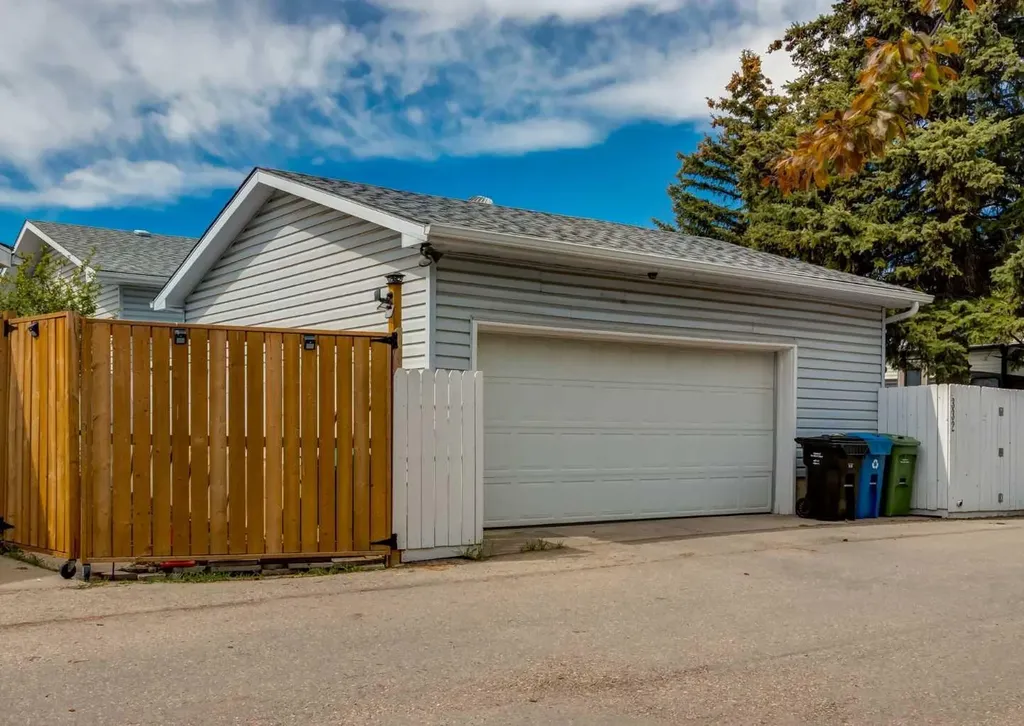 332 Pinemont Road NE Calgary AB T1Y1V7