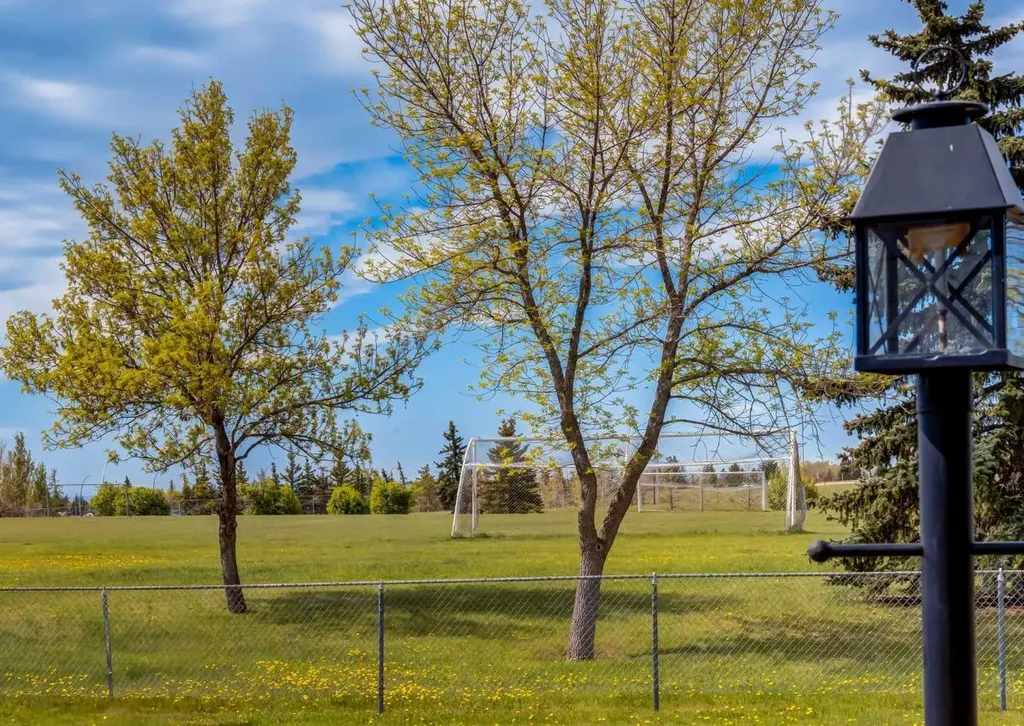 332 Pinemont Road NE Calgary AB T1Y1V7