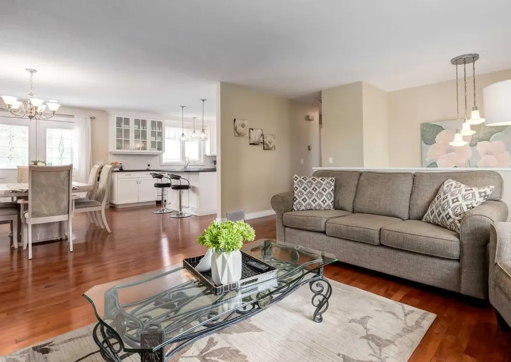 332 Pinemont Road NE Calgary AB T1Y1V7