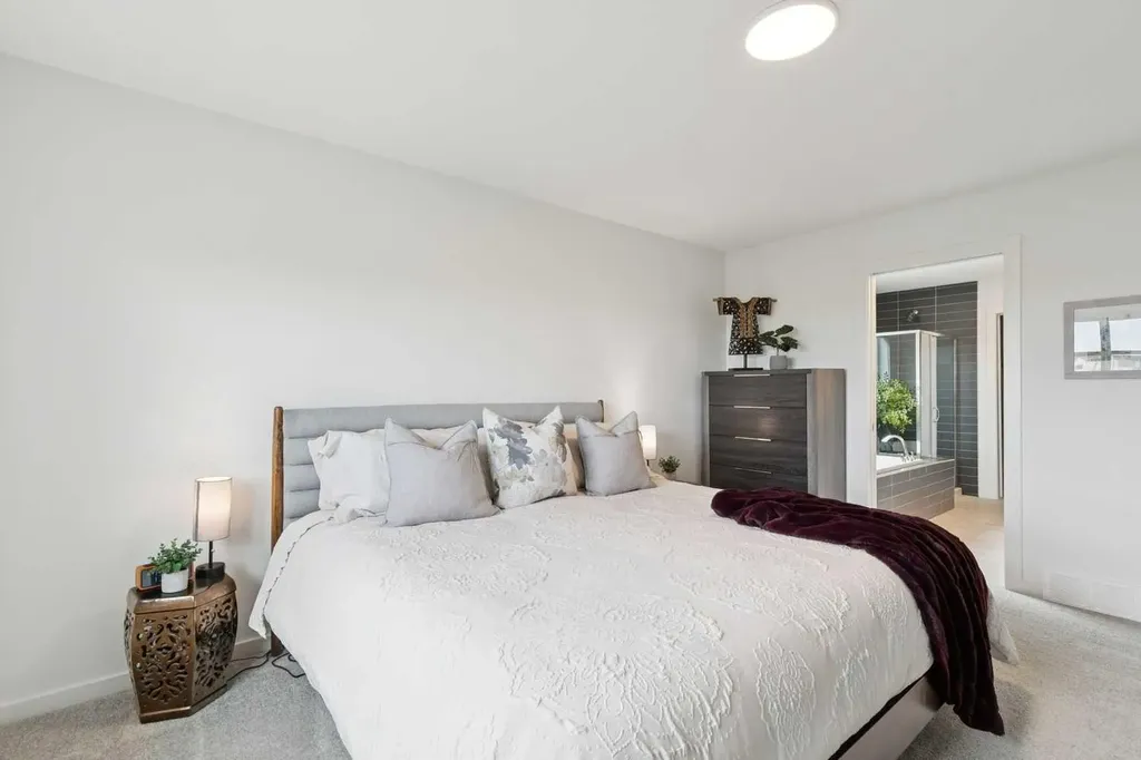 820 Langholm Drive SE Airdrie AB T4A3N3