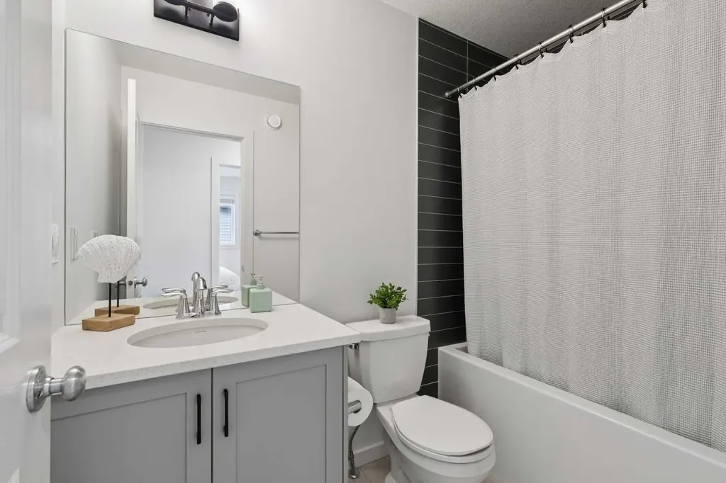 820 Langholm Drive SE Airdrie AB T4A3N3