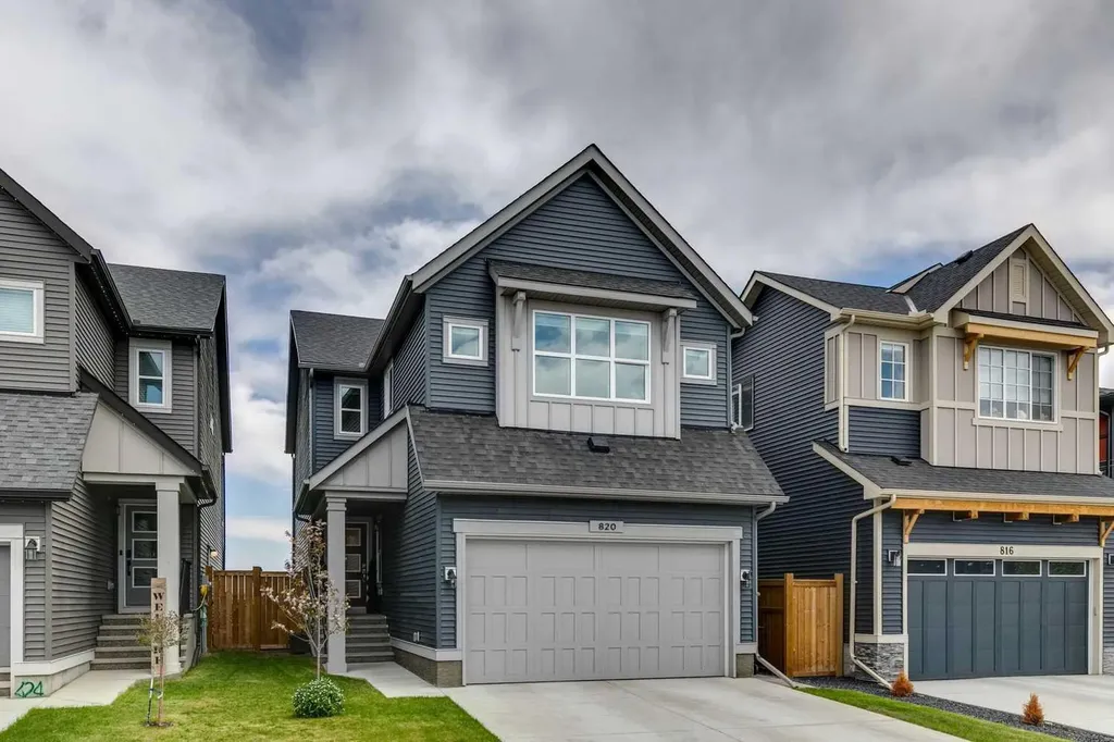 820 Langholm Drive SE Airdrie AB T4A3N3