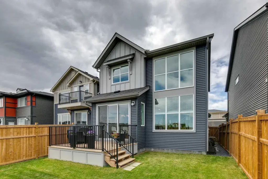 820 Langholm Drive SE Airdrie AB T4A3N3