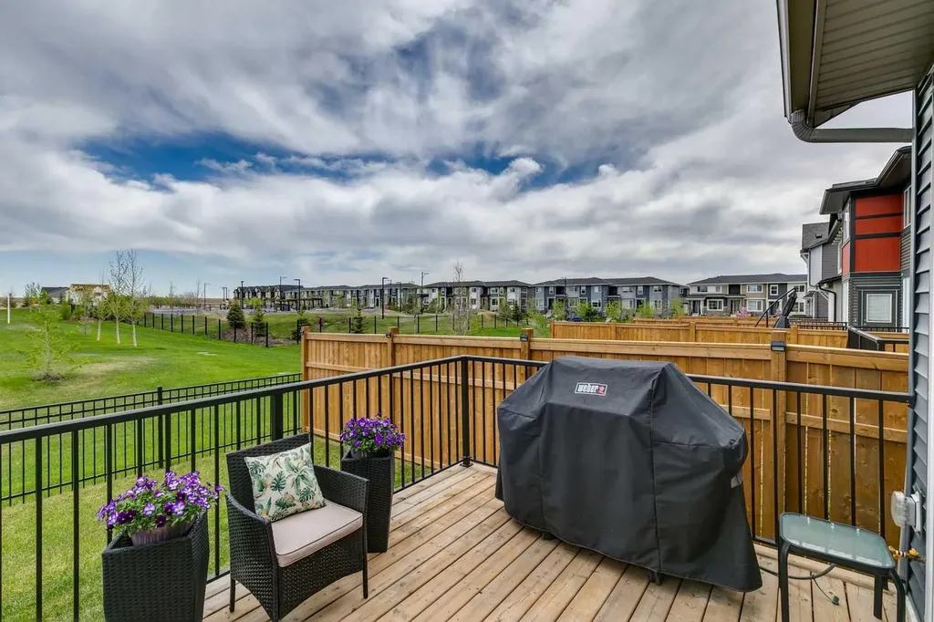 820 Langholm Drive SE Airdrie AB T4A3N3