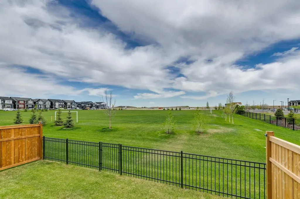 820 Langholm Drive SE Airdrie AB T4A3N3