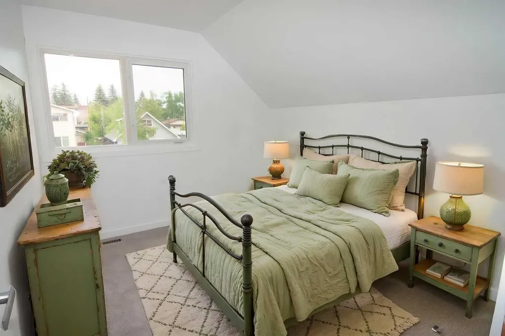 235 Avonburn Road SE Calgary AB T2H1N9