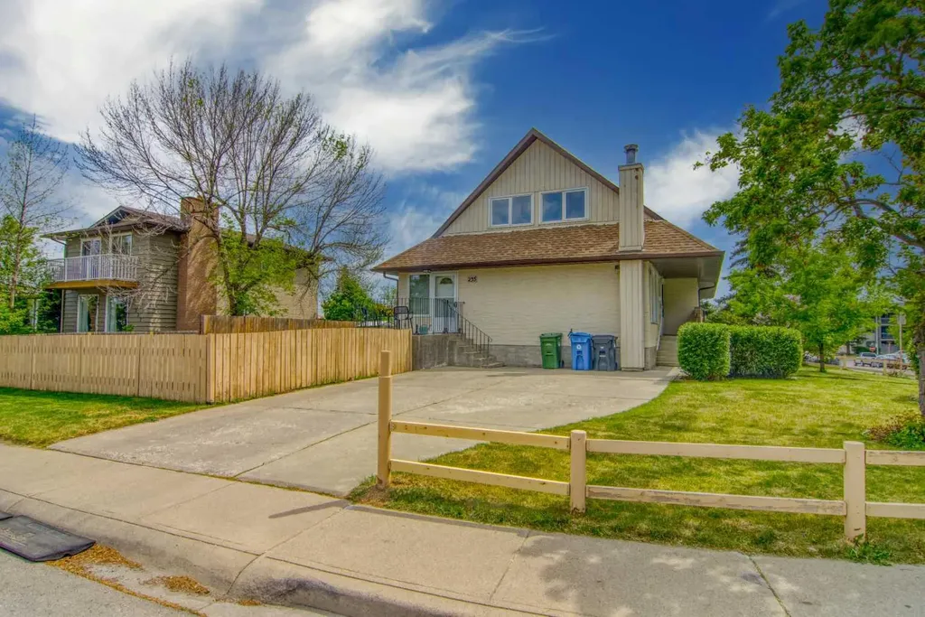 235 Avonburn Road SE Calgary AB T2H1N9
