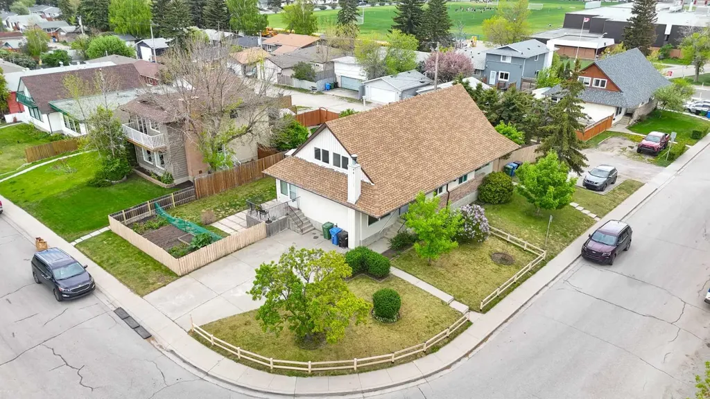 235 Avonburn Road SE Calgary AB T2H1N9