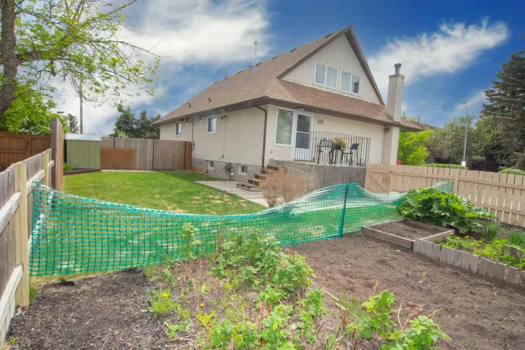 235 Avonburn Road SE Calgary AB T2H1N9