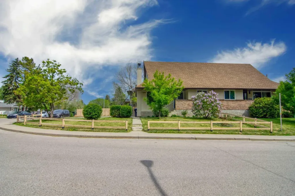 235 Avonburn Road SE Calgary AB T2H1N9
