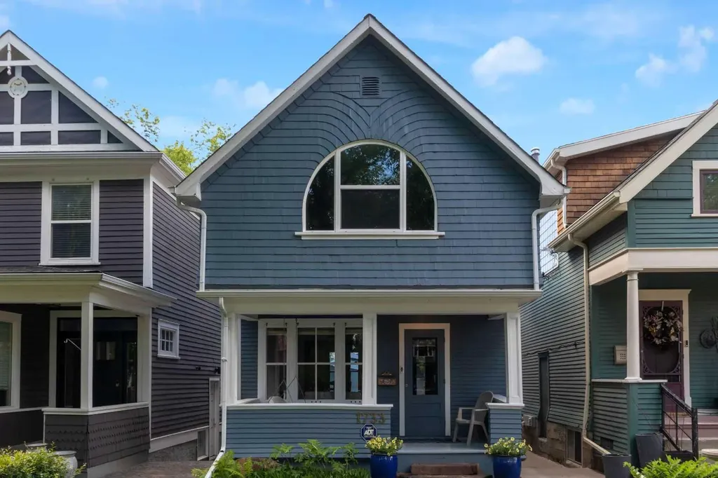 1733 13 Avenue SW Calgary AB T3C0V1