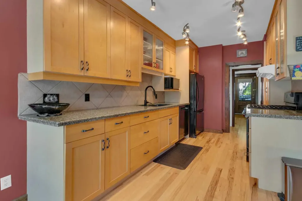 1733 13 Avenue SW Calgary AB T3C0V1