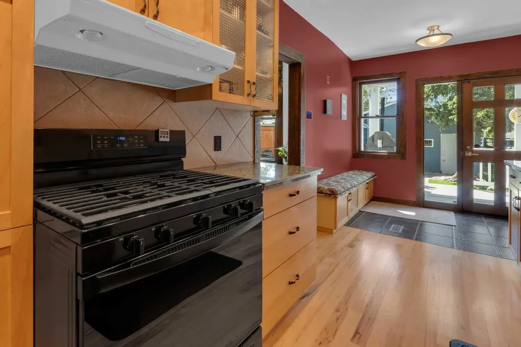 1733 13 Avenue SW Calgary AB T3C0V1