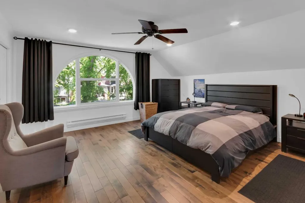 1733 13 Avenue SW Calgary AB T3C0V1