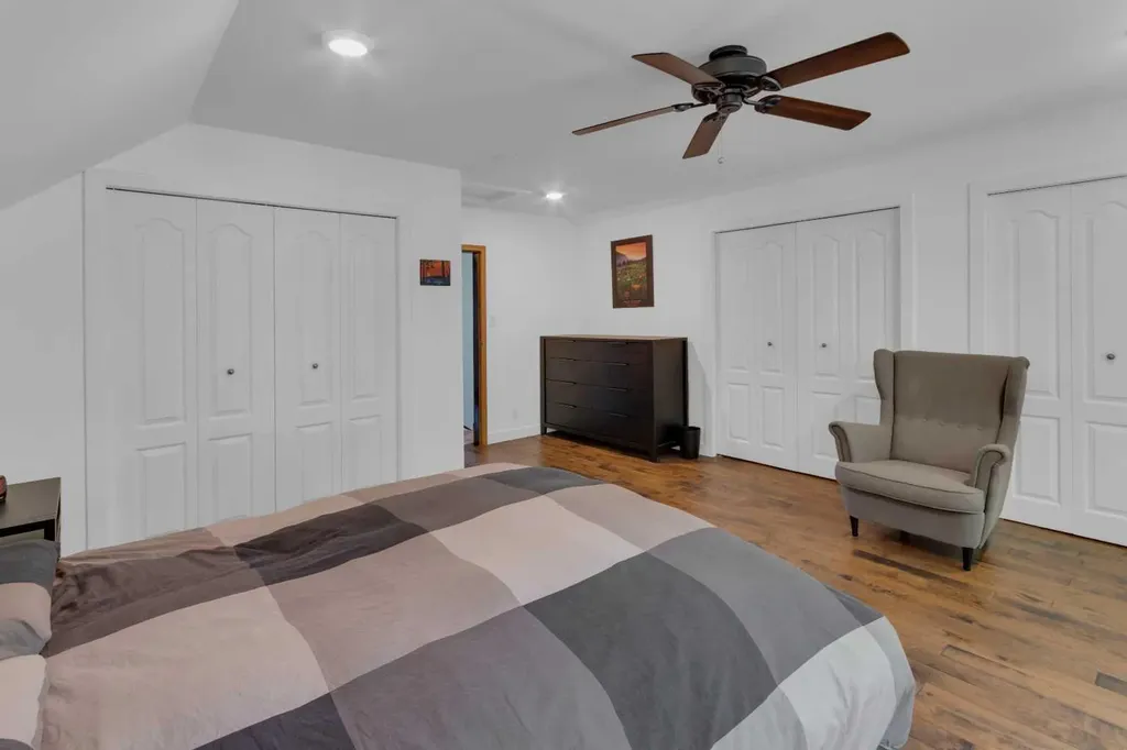 1733 13 Avenue SW Calgary AB T3C0V1