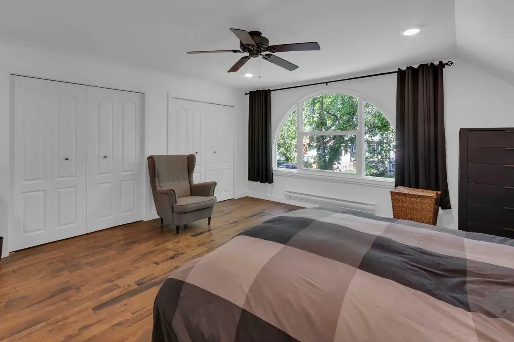 1733 13 Avenue SW Calgary AB T3C0V1