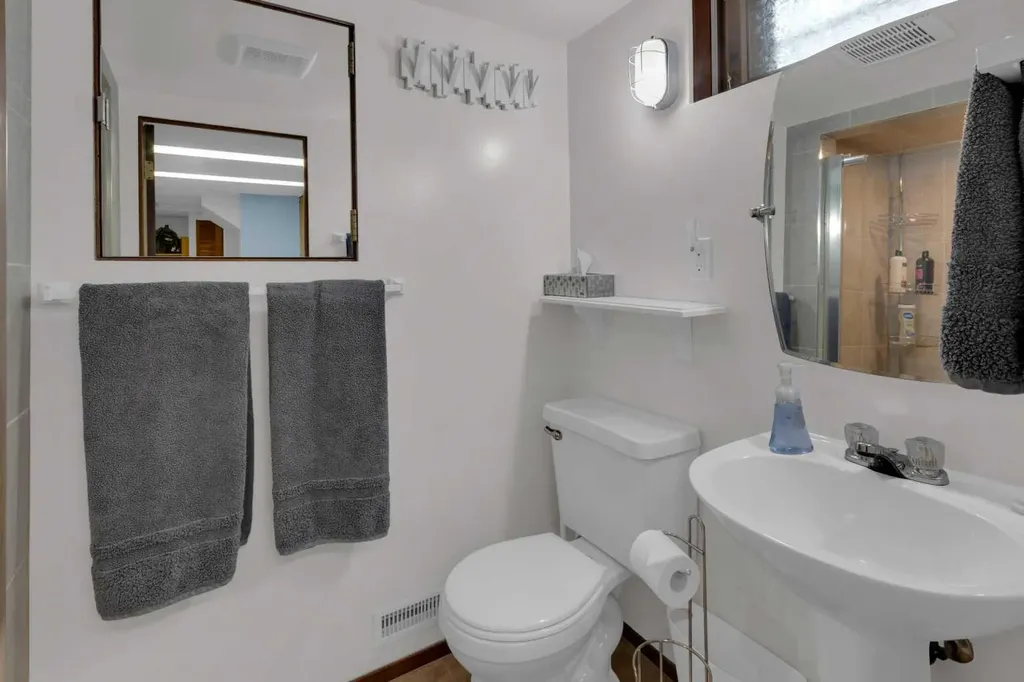 1733 13 Avenue SW Calgary AB T3C0V1