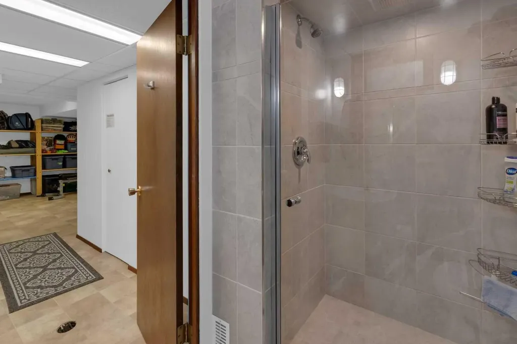 1733 13 Avenue SW Calgary AB T3C0V1