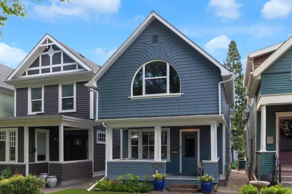 1733 13 Avenue SW Calgary AB T3C0V1