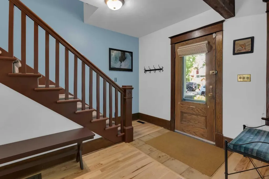 1733 13 Avenue SW Calgary AB T3C0V1