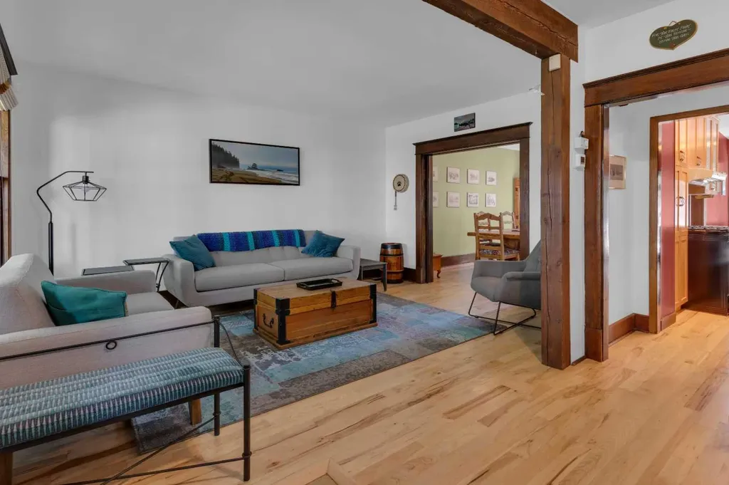 1733 13 Avenue SW Calgary AB T3C0V1