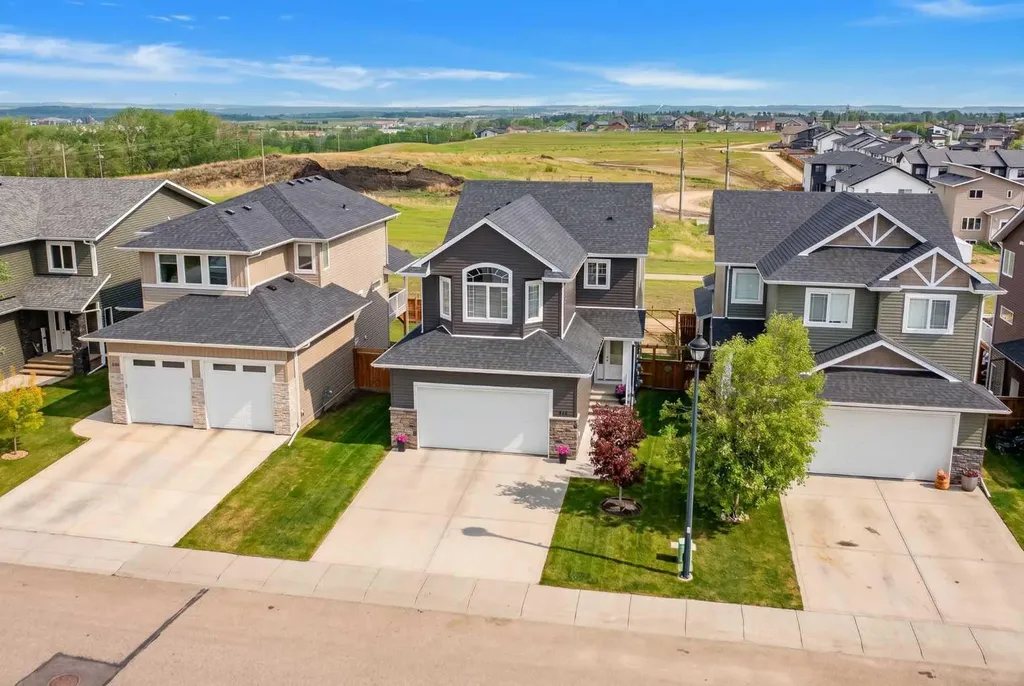 139 Morris Court Blackfalds AB T4M 0B2