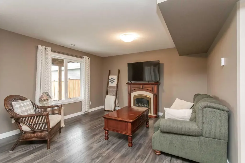 139 Morris Court Blackfalds AB T4M 0B2
