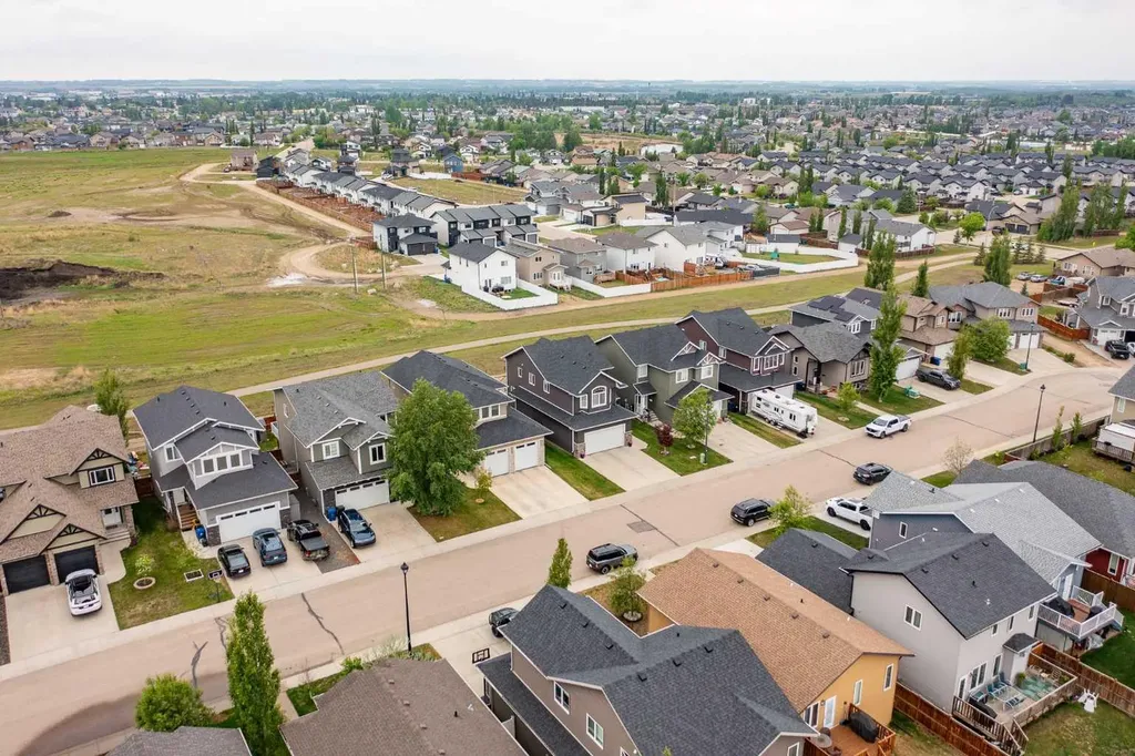 139 Morris Court Blackfalds AB T4M 0B2